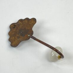 Bronzinis kriauklės formos kabliukas keramikiniu galiuku 4,5×7,5×13,5 cm