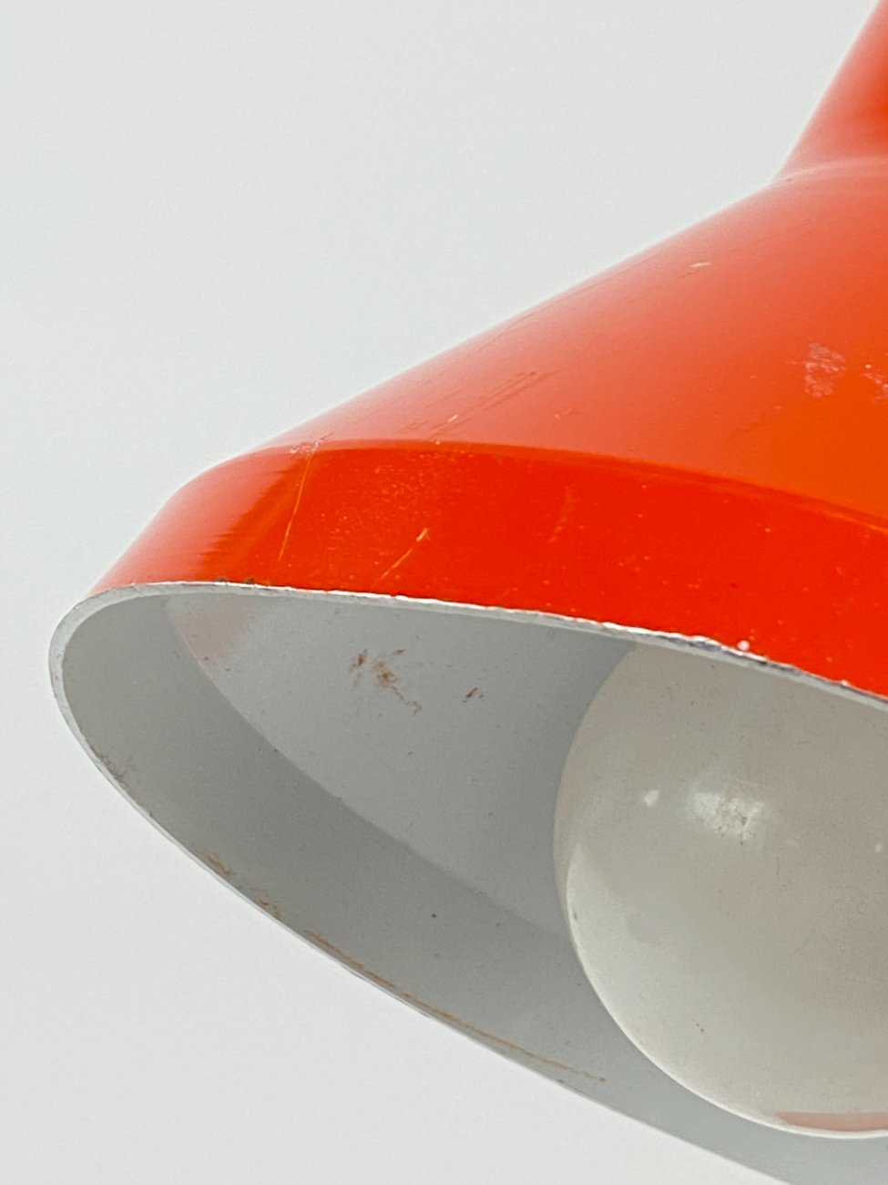 DM0194-staliniai-sviestuvai-11 Reguliuojamas metalinis stalinis oranžinės spalvos šviestuvas 27x17x42 cm