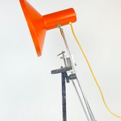 Szarvasi Vas- és Fémipari reguliuojamas ant stalviršio tvirtinamas šviestuvas 22x26x94 cm