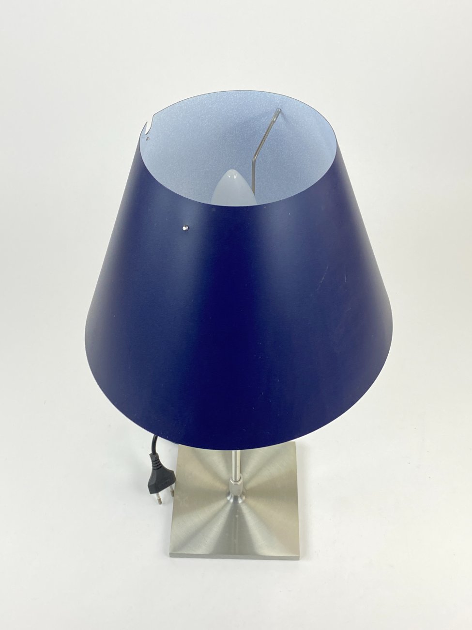 DM0197-staliniai-sviestuvai-5 Itališkas Luceplan Costanza stalinis šviestuvas 25x27x52 cm