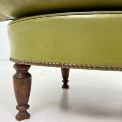 Žalios odos, chesterfield stiliaus fotelis 85x80x92 cm, 45 cm