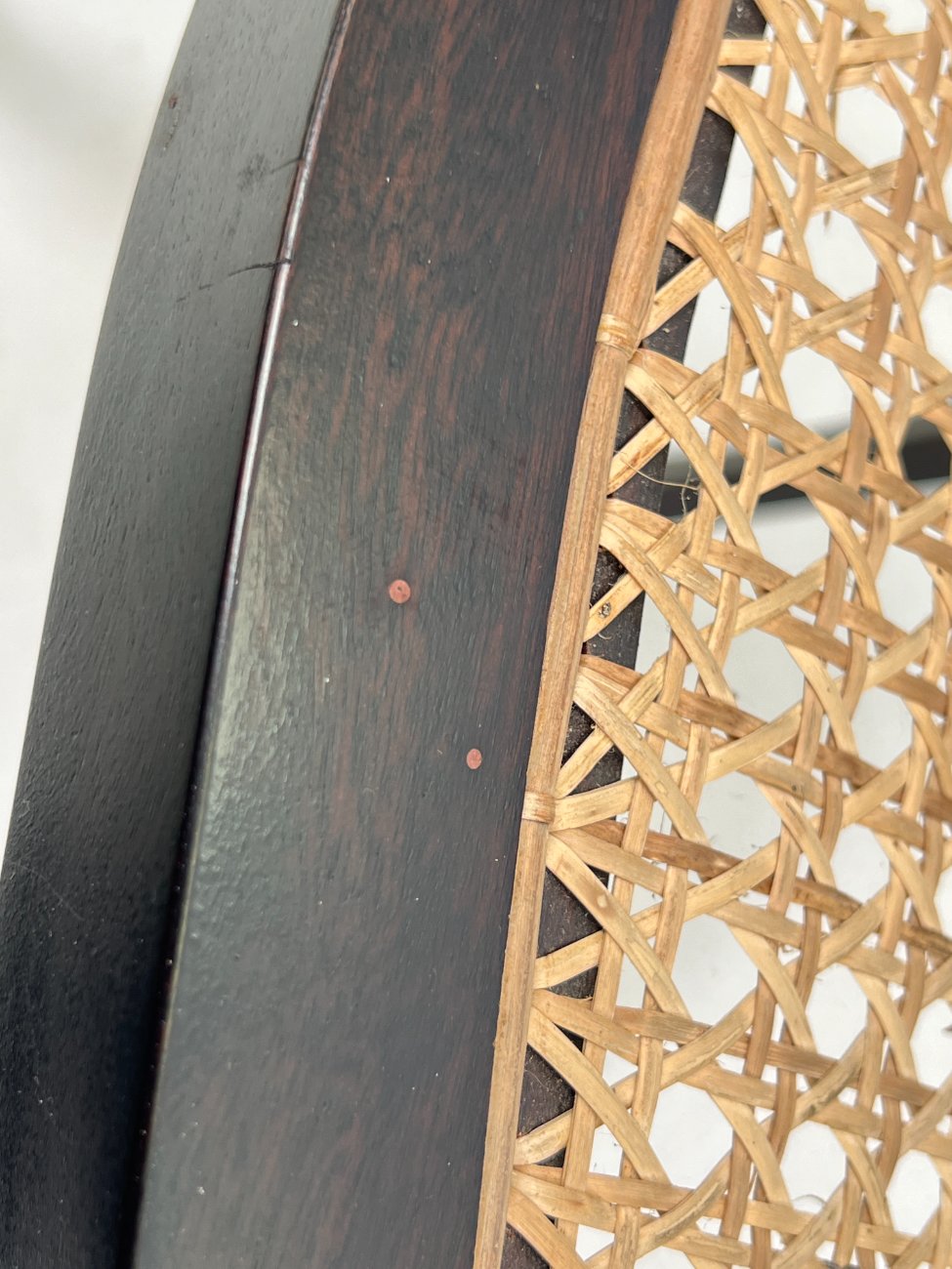 DN0269-valgomojo-kreslai-12 Raudonmedžio krėsliukas su ratanu 49x54x76 cm, 46 cm