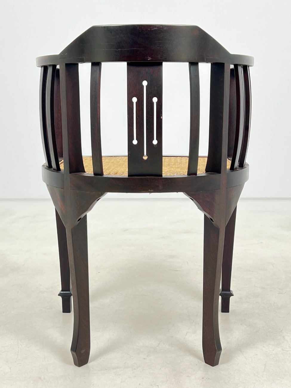 DN0269-valgomojo-kreslai-8 Raudonmedžio krėsliukas su ratanu 49x54x76 cm, 46 cm