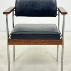 Vintažinis metalinio rėmo krėslas su eko oda 47x57x74 cm, 46 cm