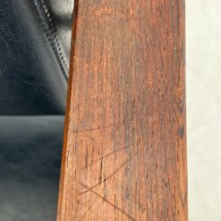 Vintažinis metalinio rėmo krėslas su eko oda 47x57x74 cm, 46 cm