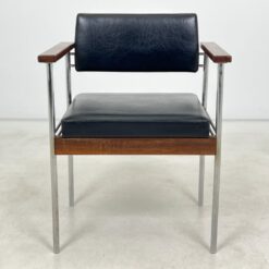 Vintažinis metalinio rėmo krėslas su eko oda 47x57x74 cm, 46 cm