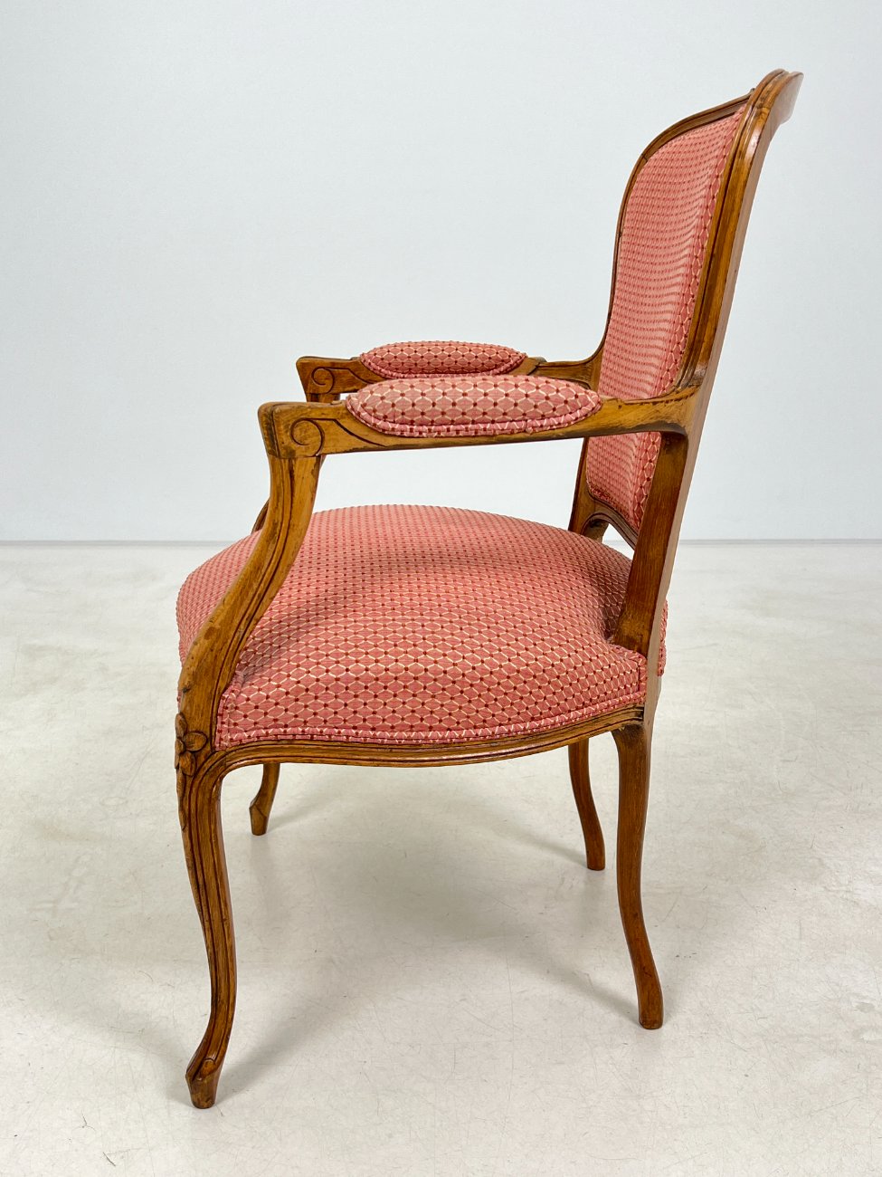 DN0293-valgomojo-kreslai-4 Rieštumedžio krėslas su gobelenu 60x60x88 cm, 46 cm