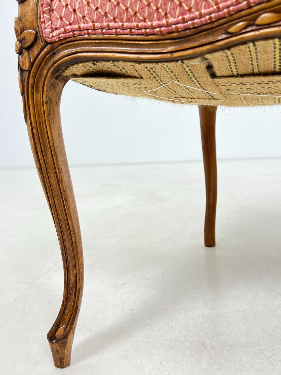 DN0293-valgomojo-kreslai-7 Rieštumedžio krėslas su gobelenu 60x60x88 cm, 46 cm