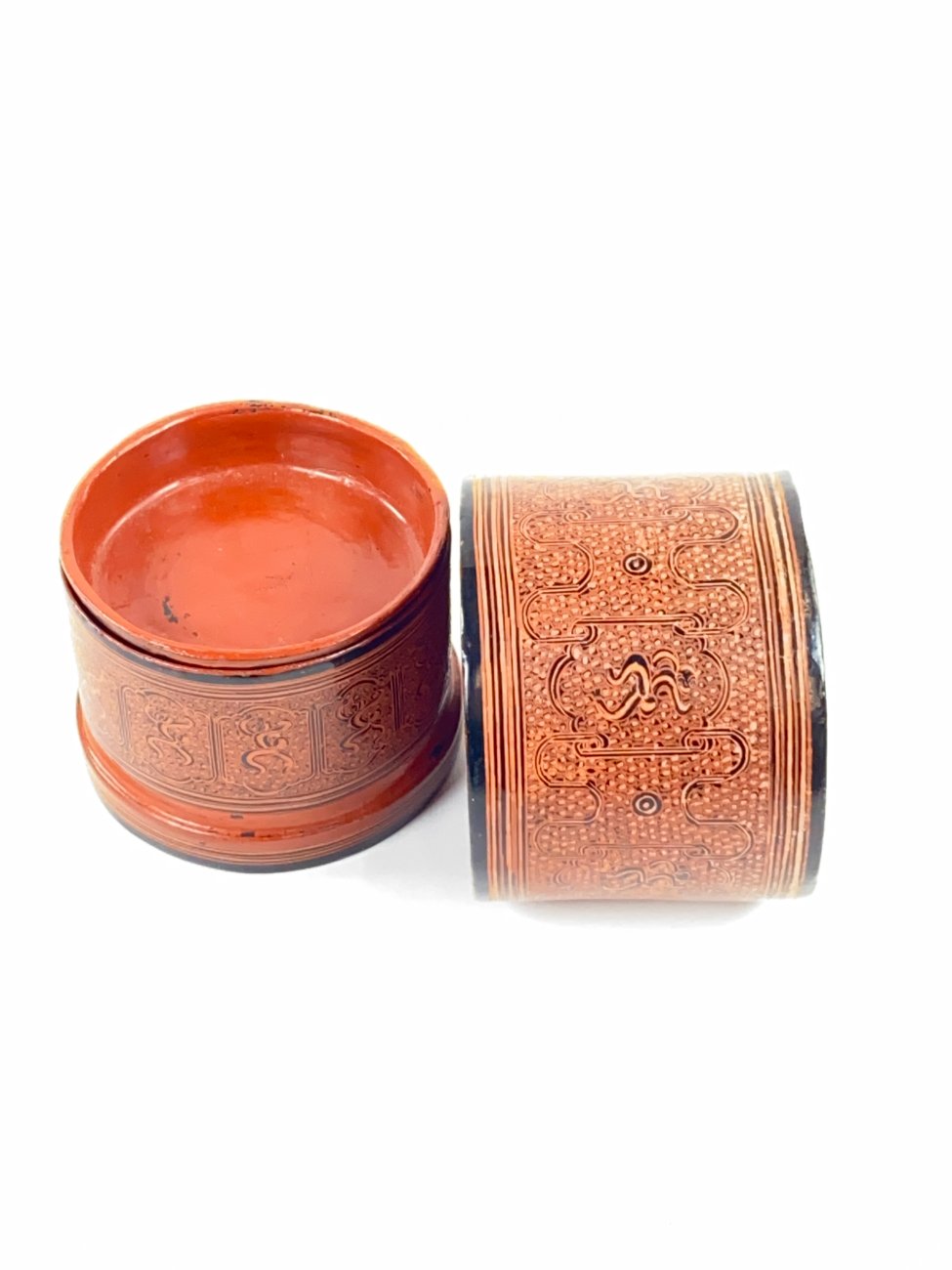 DN0302-dezutes-3 Tradicinė Mianmaro Kun – it dėžutė 8x8x7 cm