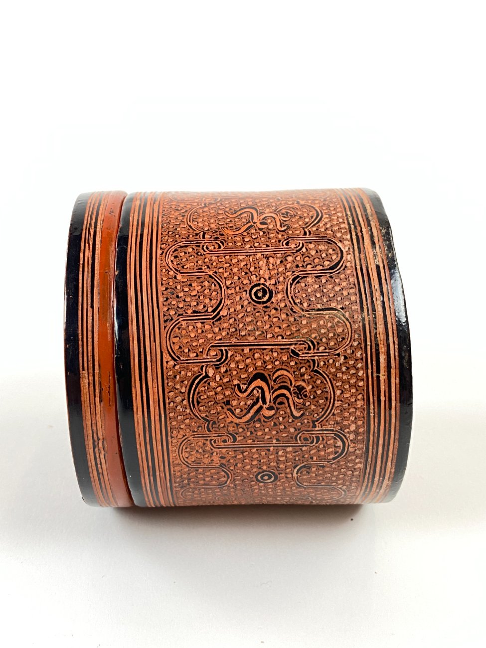 DN0302-dezutes-6 Tradicinė Mianmaro Kun – it dėžutė 8x8x7 cm