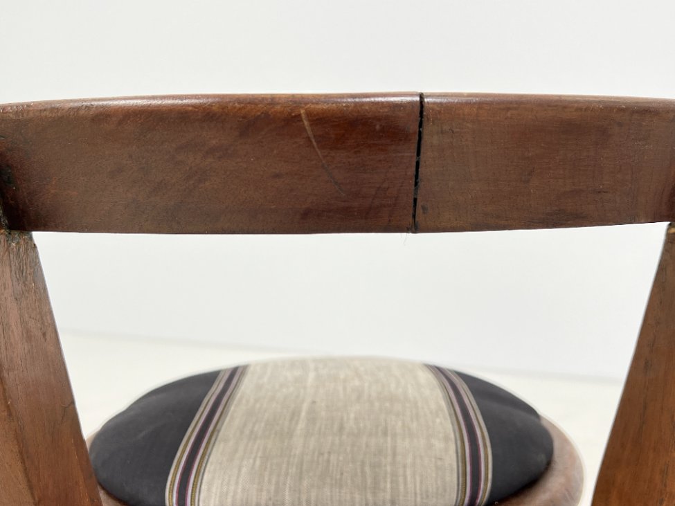 DN0335-valgomojo-kreslai-16 Fledermaus stiliaus mediniai krėslai 2 vnt. Komplektas 54x58x71 cm, 52 cm