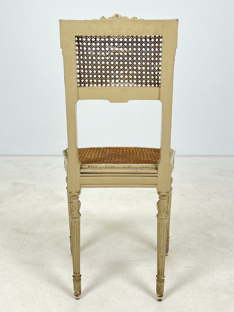 DN0342-kedes-8 Medinės rokoko stiliaus kėdutės su ratanu 2 vnt. kompl. 39x45x88 cm, 45 cm