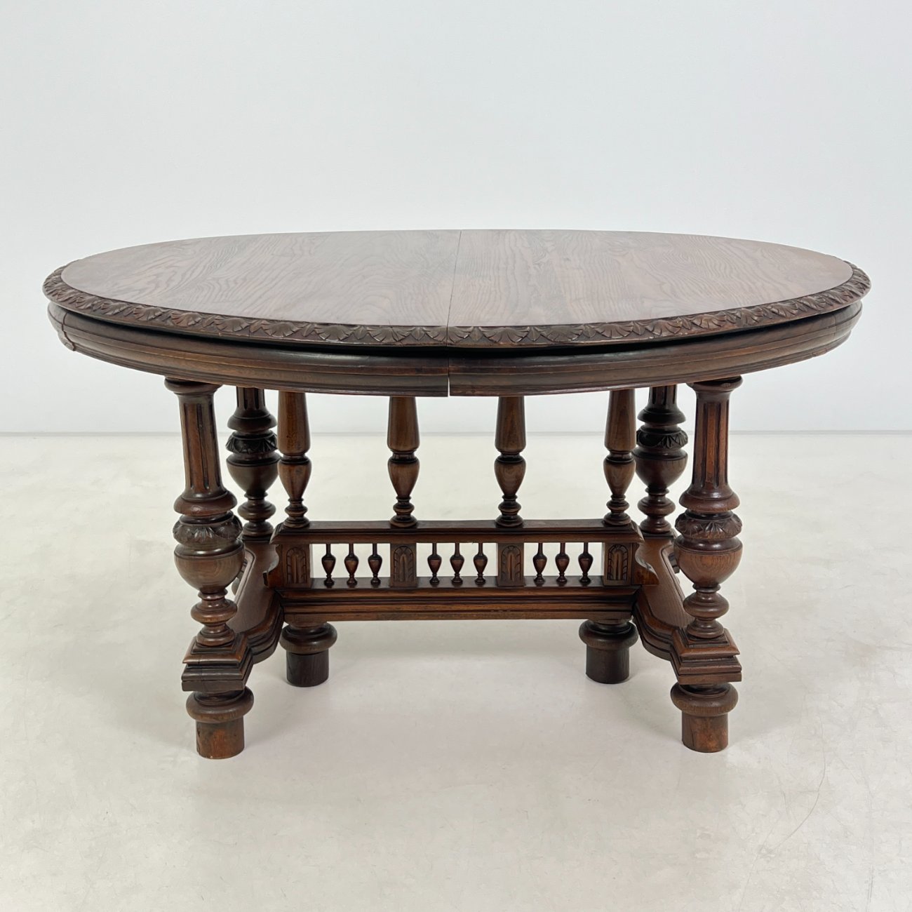 DN0349-stalai-0 Ąžuolinis valgomojo stalas 124x139x78 cm