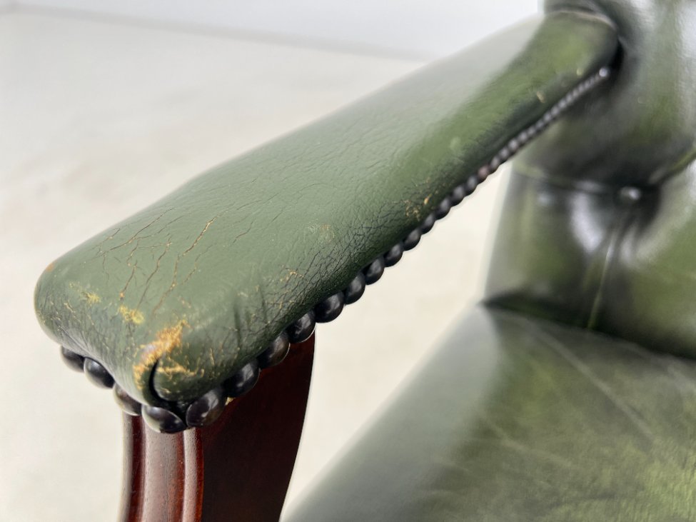 DN0353-kedes-13 Raudonmedžio darbo krėslas su oda 68x68x95 cm, 46 cm