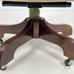 Raudonmedžio darbo krėslas su oda 68x68x95 cm, 46 cm