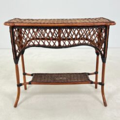 Vintažinė bambuko ir vytelių pinta konsolė su lentyna 39x94x76 cm