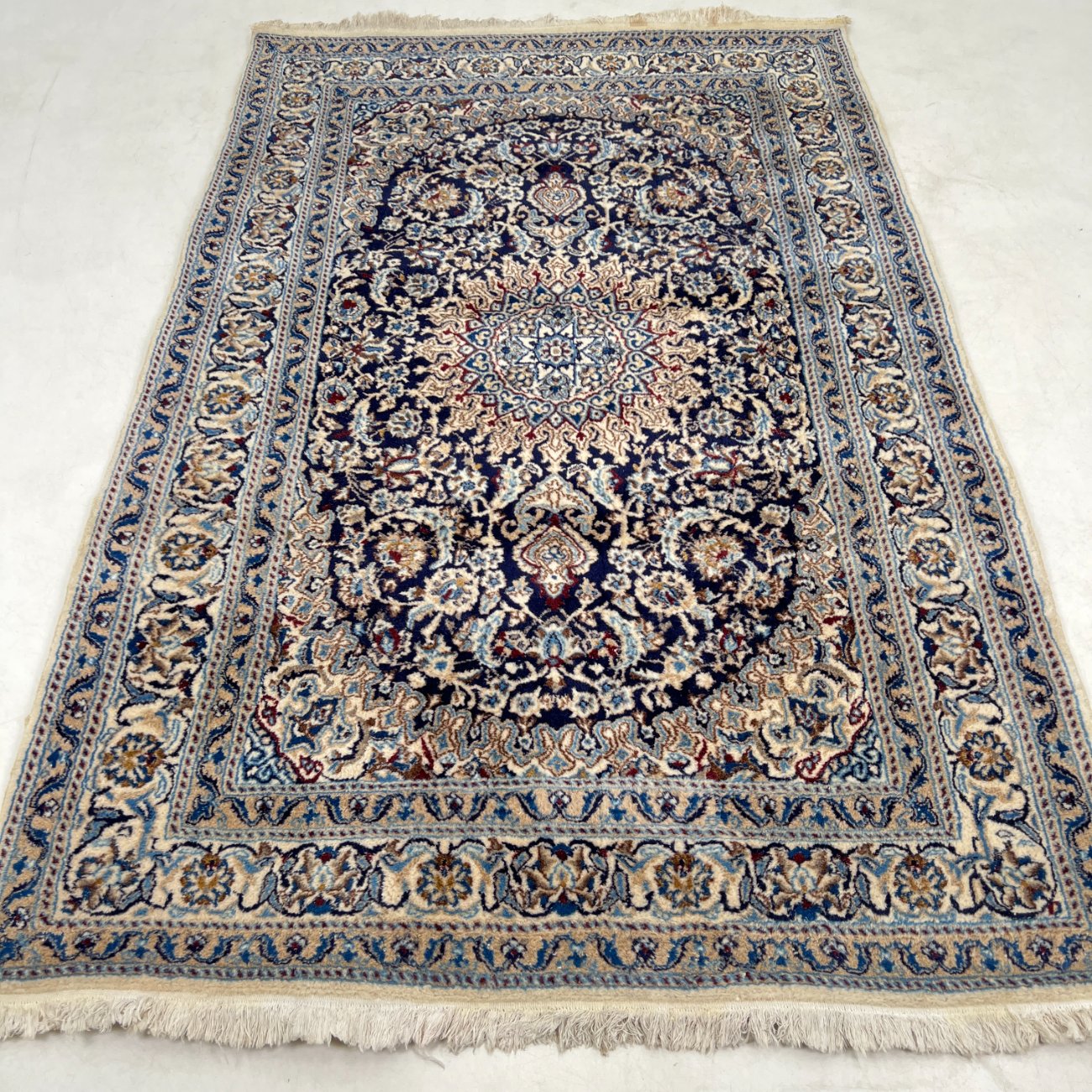 DN0361-kilimai-0 Vilnonis rankų darbo kilimas “Nain” 260x161x0,8 cm