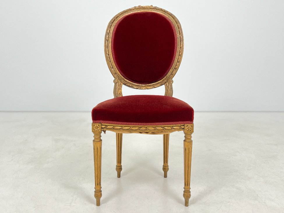 DN0376-kedes-2 Rokoko stiliaus medinė kėdė su tamsiu veliūru 52x46x94 cm, 48 cm