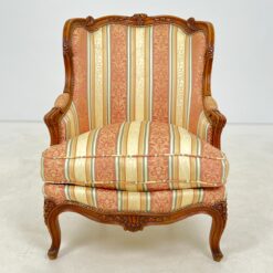 Drožinėtas riešutmedžio foteliukas su gobelenu 67x66x83 cm, 44 cm