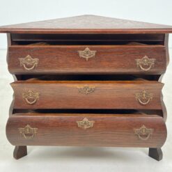 Ąžuolinė kampinė trijų stalčių komoda 41x79x65,5 cm