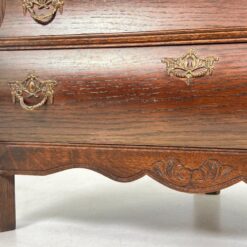 Ąžuolinė kampinė trijų stalčių komoda 41x79x65,5 cm