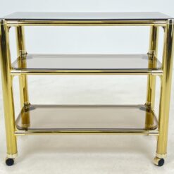 Metalinio rėmo trijų aukštų serviravimo staliukas su stiklu 42x82x74 cm