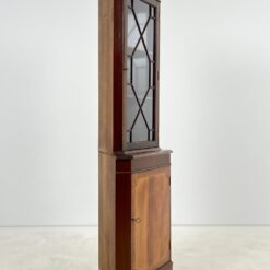 Kampinis raudonmedžio bufetas 40x65x182 cm