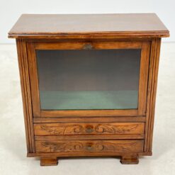 Medinis bariukas su dviejais stalčiais 34x68,5x70,5 cm