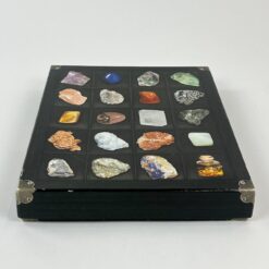 20 vnt. mineralų komplektas dėžutėje 33x25x4,5 cm