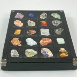20 vnt. mineralų komplektas dėžutėje 33x25x4,5 cm