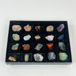 20 vnt. mineralų komplektas dėžutėje 33x25x4,5 cm