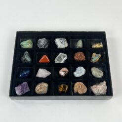 20 vnt. mineralų komplektas dėžutėje 33x25x4,5 cm