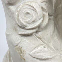 Dirbtinio akmens statula “Angelas, siunčiantis bučinį” 28x22x59 cm