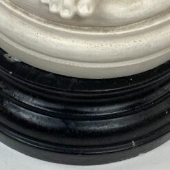 Dirbtinio akmens statula “Angelas, siunčiantis bučinį” 28x22x59 cm