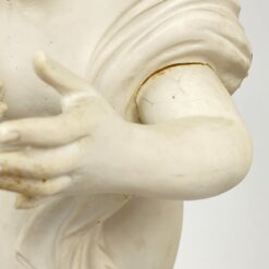 Dirbtinio akmens statula “Angelas, siunčiantis bučinį” 28x22x59 cm