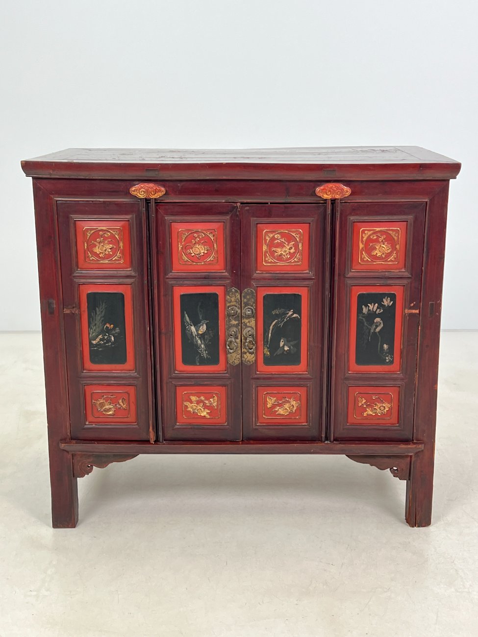 DN0419-komodos-1 Rytietiška keturių durų komoda 50x95x89 cm