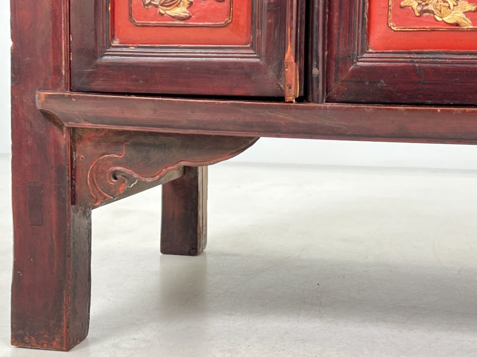 DN0419-komodos-11 Rytietiška keturių durų komoda 50x95x89 cm