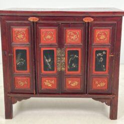 Rytietiška keturių durų komoda 50x95x89 cm