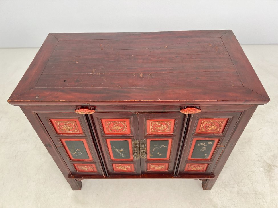 DN0419-komodos-5 Rytietiška keturių durų komoda 50x95x89 cm