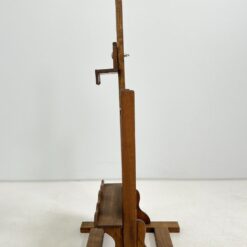 Medinis stalinis molbertas (drobei nuo 32,5 cm iki 59 cm) 35x35x84 cm