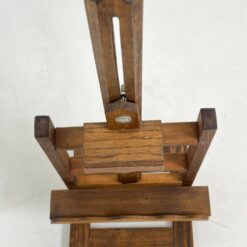 Medinis stalinis molbertas (drobei nuo 32,5 cm iki 59 cm) 35x35x84 cm