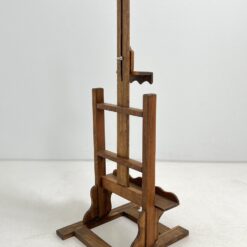 Medinis stalinis molbertas (drobei nuo 32,5 cm iki 59 cm) 35x35x84 cm