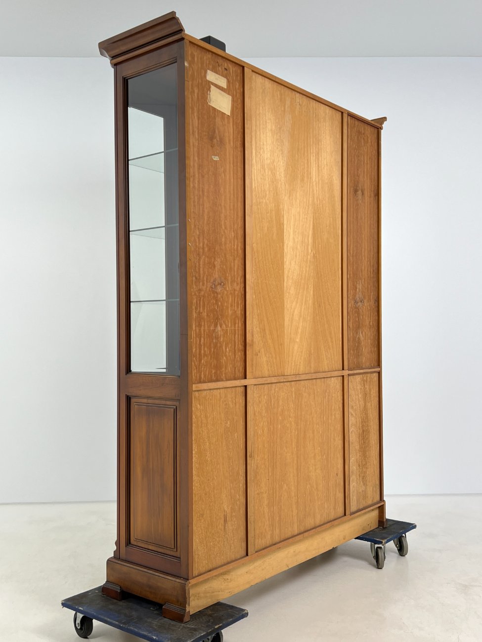 DN0436-bufetai-10 Klasikinio stiliaus raudonmedžio bufetas 48x150x205 cm