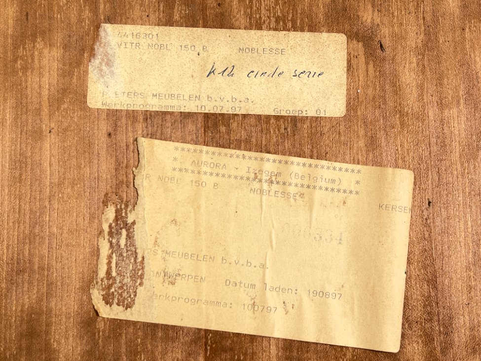 DN0436-bufetai-12 Klasikinio stiliaus raudonmedžio bufetas 48x150x205 cm