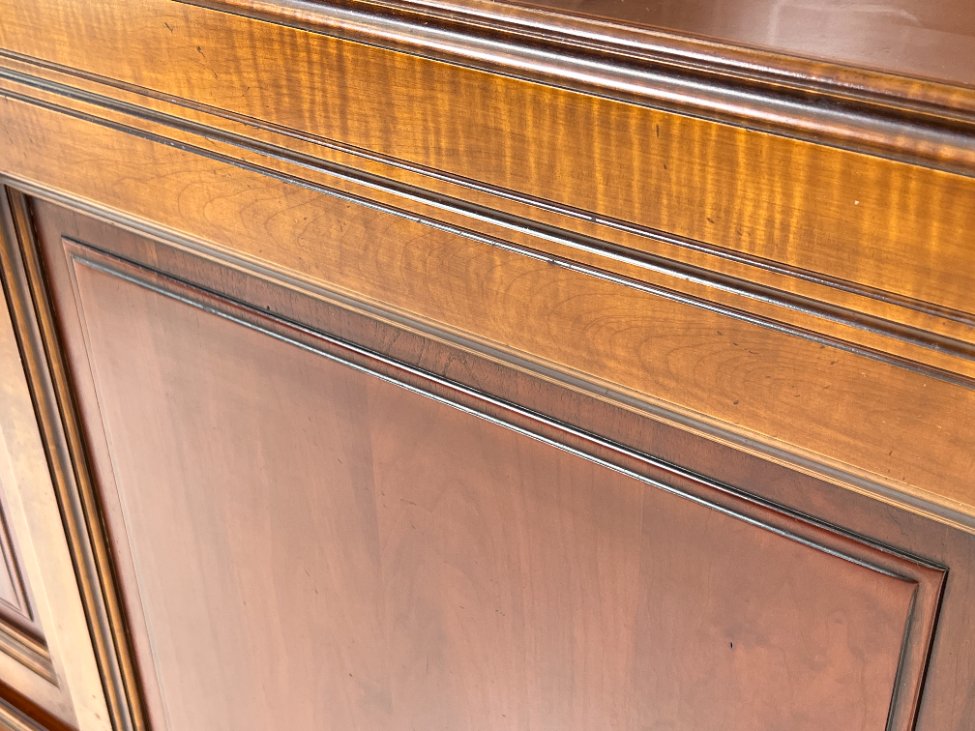 DN0436-bufetai-15 Klasikinio stiliaus raudonmedžio bufetas 48x150x205 cm