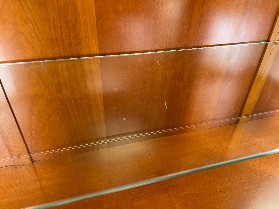 DN0436-bufetai-17 Klasikinio stiliaus raudonmedžio bufetas 48x150x205 cm