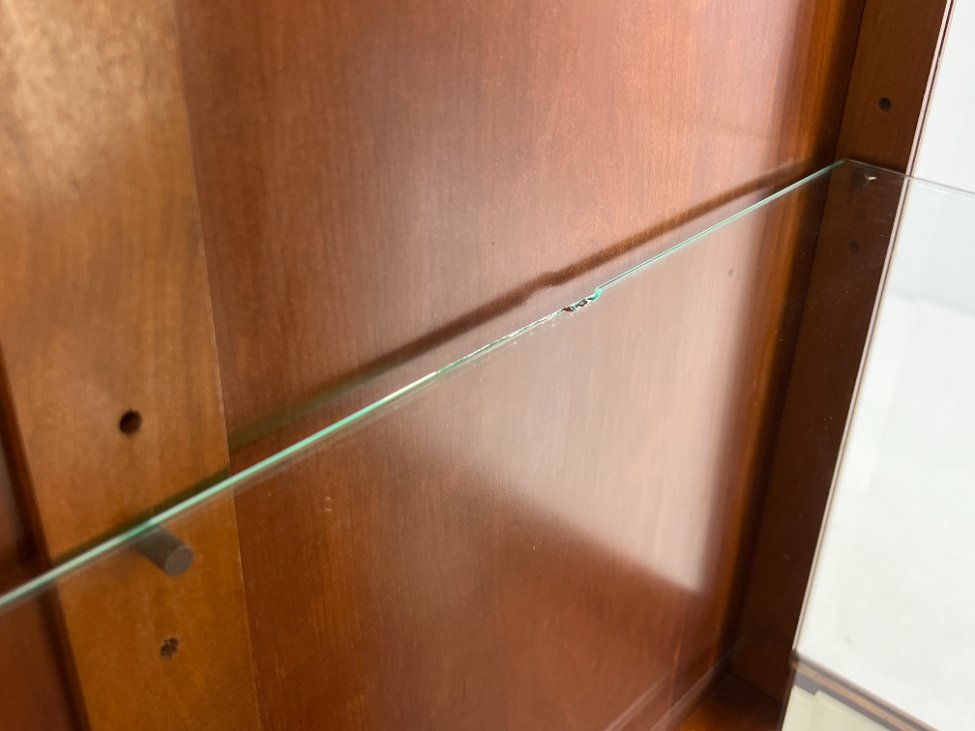 DN0436-bufetai-19 Klasikinio stiliaus raudonmedžio bufetas 48x150x205 cm