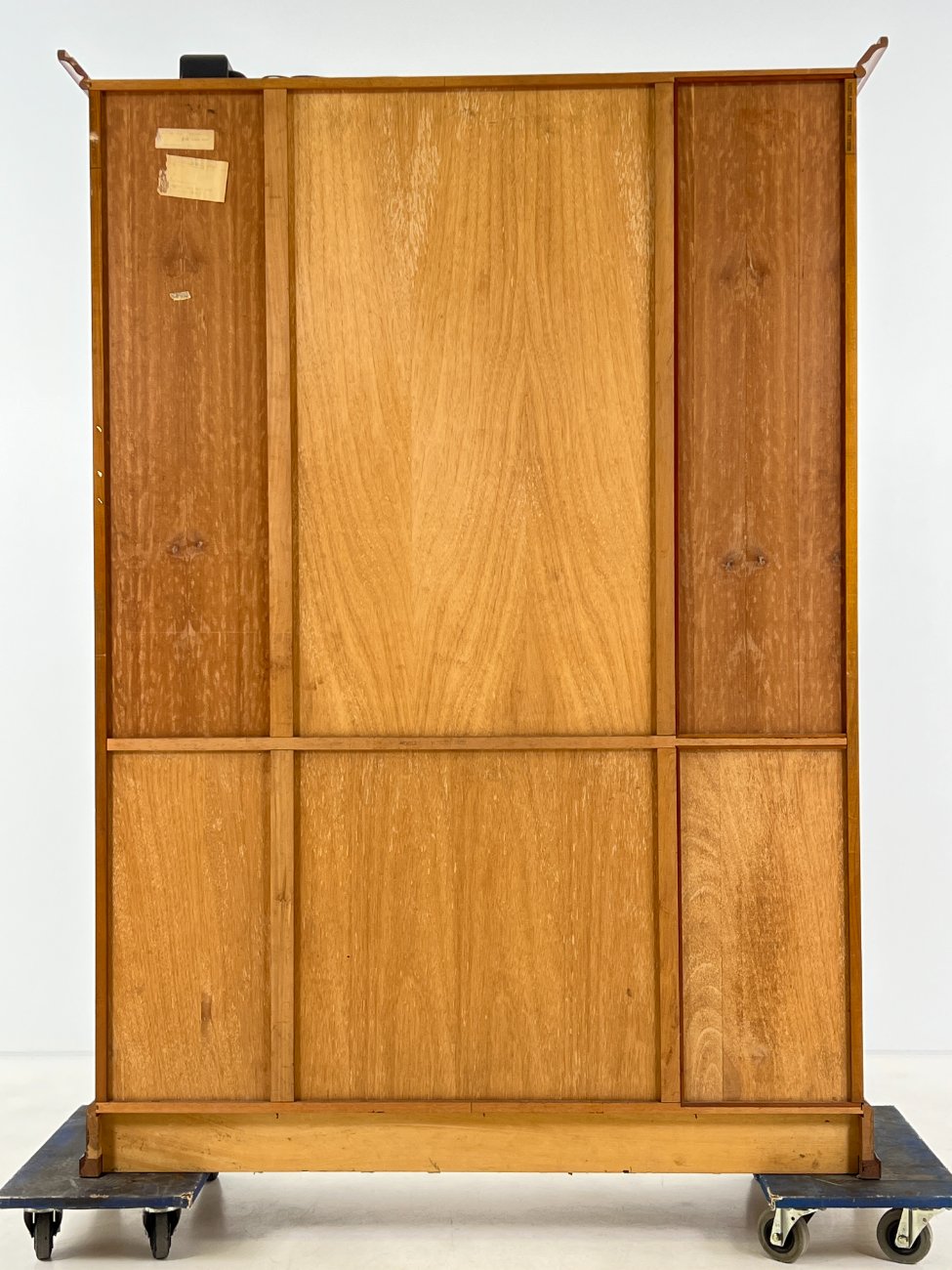 DN0436-bufetai-9 Klasikinio stiliaus raudonmedžio bufetas 48x150x205 cm