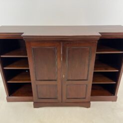 Prancūziška “Grange” TV komoda su transformuojamomis durimis 70x223x141 cm