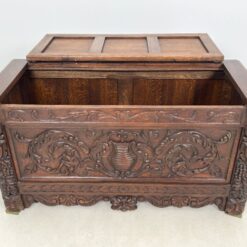 Drožinėta ąžuolinė skrynia 54x132x68 cm